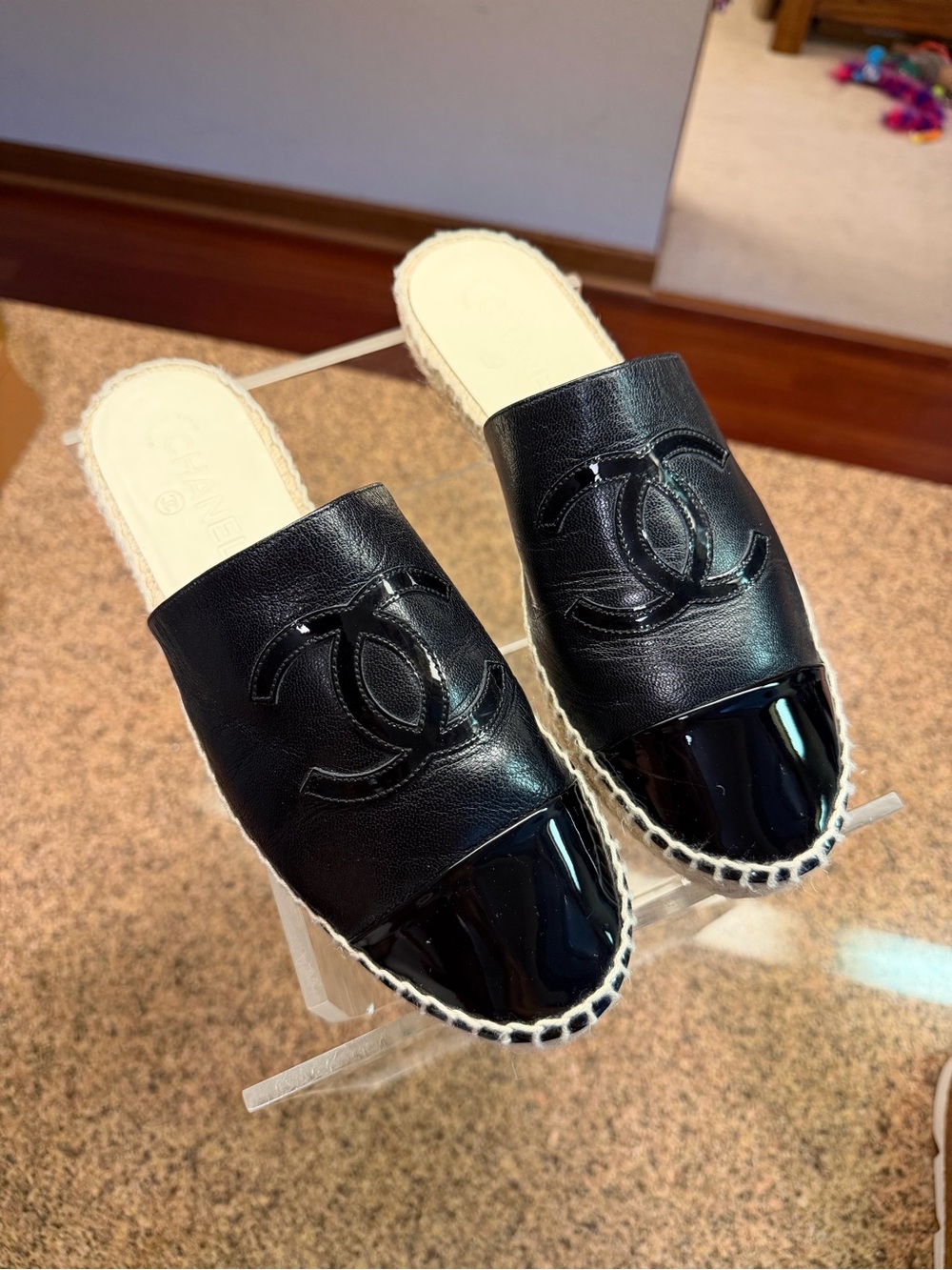 CHANEL Authentic Black Leather Patent CC Espadrille Mule Slides Size 39